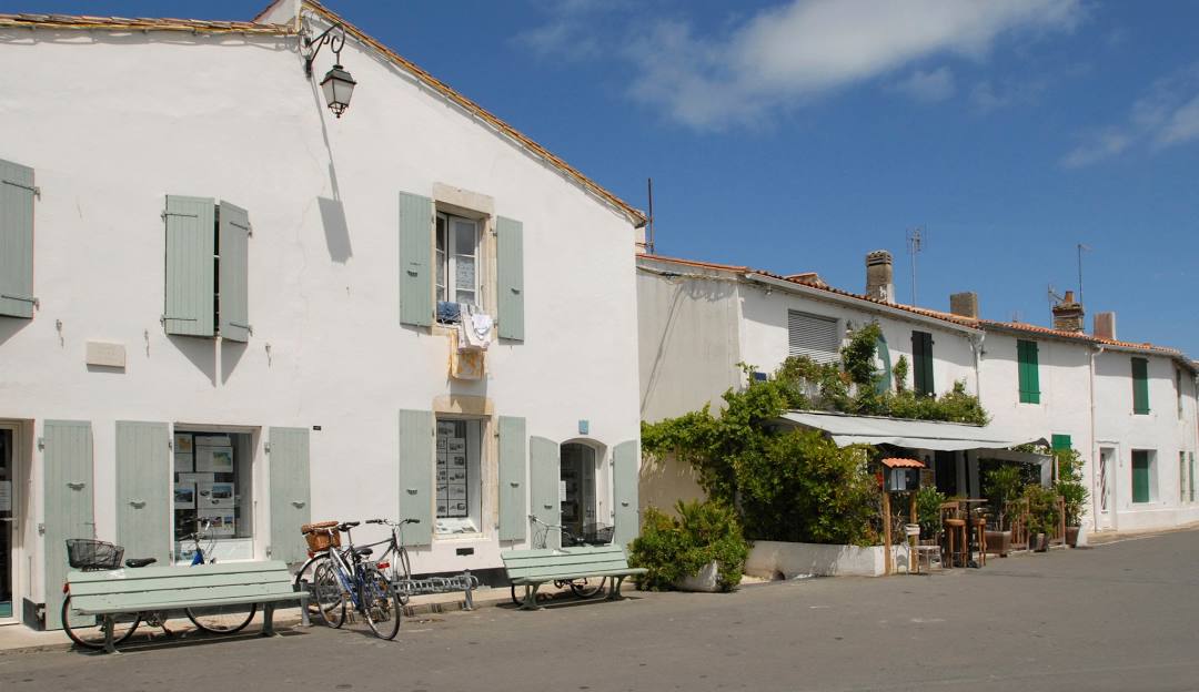 LES PORTES EN RE